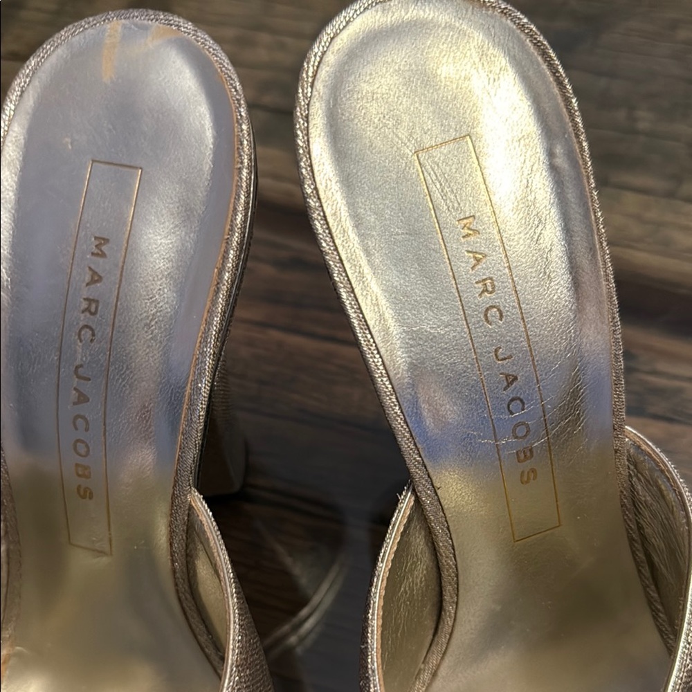 Marc Jacobs Silver Mules with Metallic Sheen - Picture 4 of 4